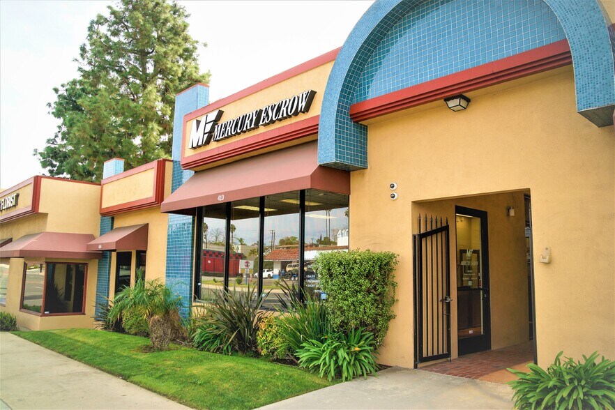 422 W Whittier Blvd, La Habra, CA à louer - Photo du bâtiment - Image 2 de 9
