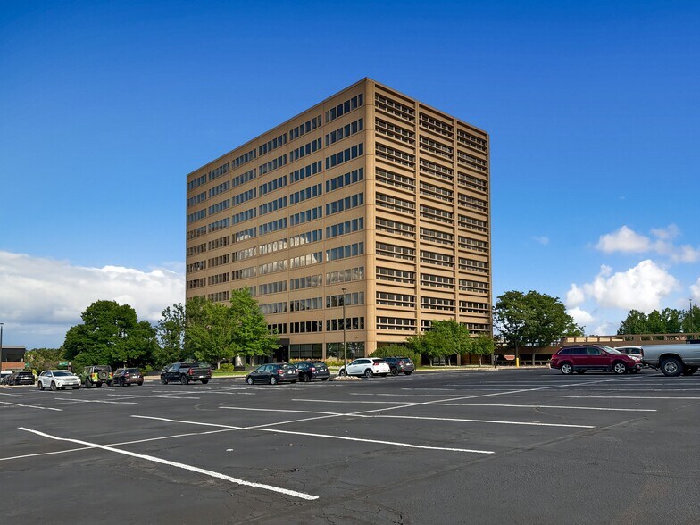 7900 E Union Ave, Denver, CO à louer - Photo du bâtiment - Image 2 de 17