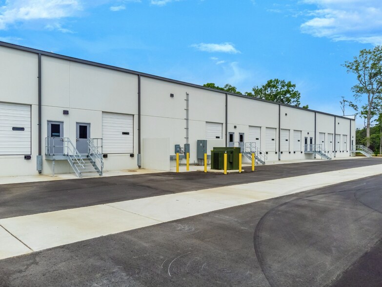 2585 Hwy 70, Clayton, NC à louer - Photo du bâtiment - Image 3 de 9