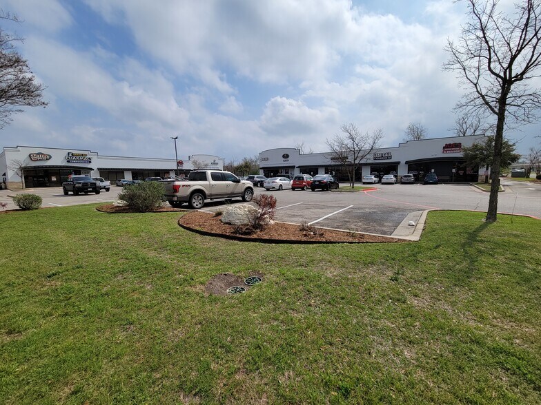 1615 Grand Avenue Pky, Pflugerville, TX à louer - Photo du bâtiment - Image 1 de 9
