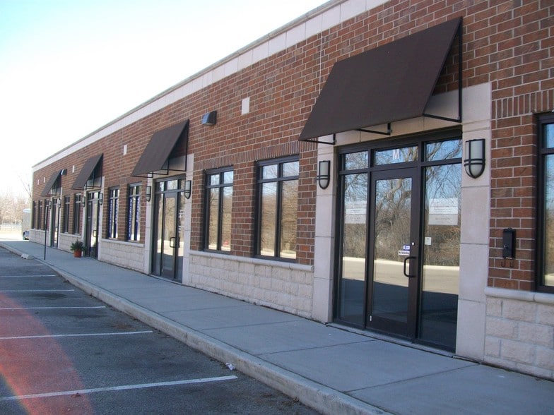 1400 N Seminary Ave, Woodstock, IL for lease - Building Photo - Image 2 of 5