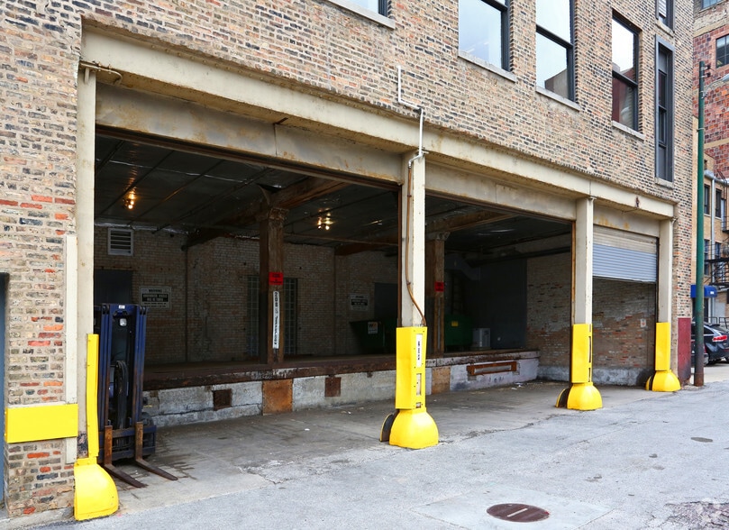 208 S Jefferson St, Chicago, IL for lease - Building Photo - Image 3 of 17
