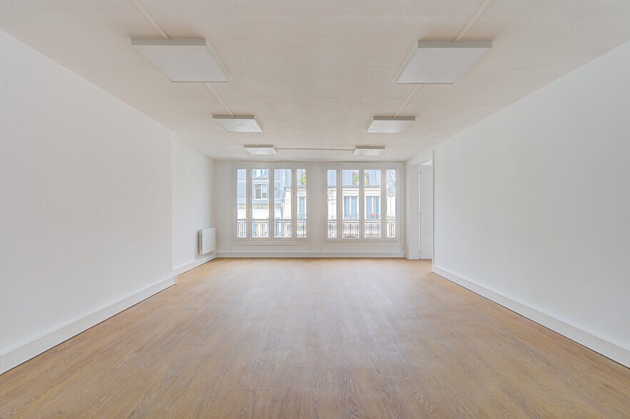 146 Rue Saint-Denis, Paris à louer - Photo du bâtiment - Image 2 de 11