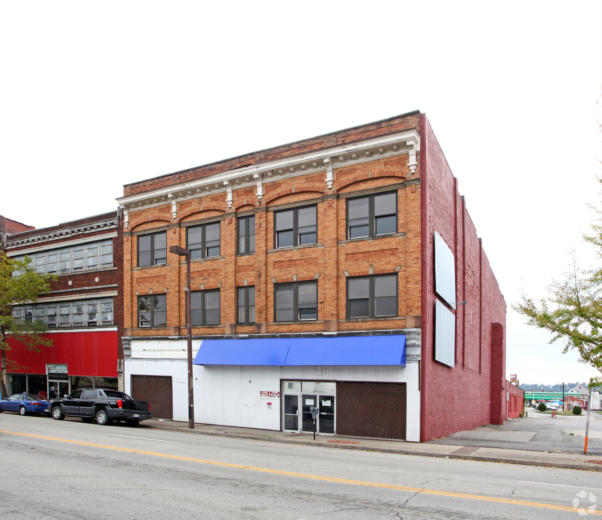 611 4th Ave, Huntington, WV à vendre Photo principale- Image 1 de 1