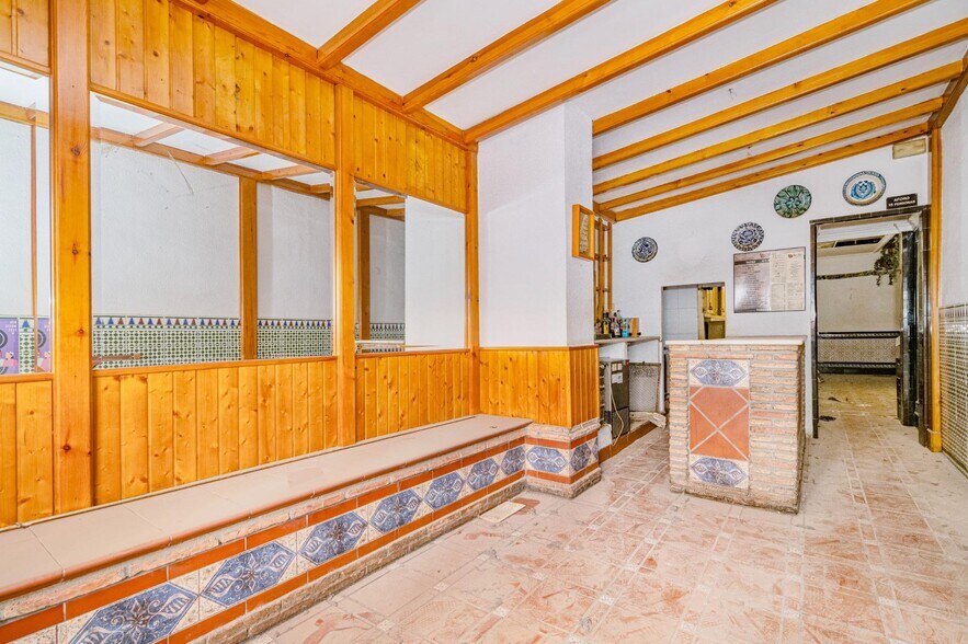 Commerce de détail dans Granada à vendre - Photo du bâtiment - Image 2 de 29