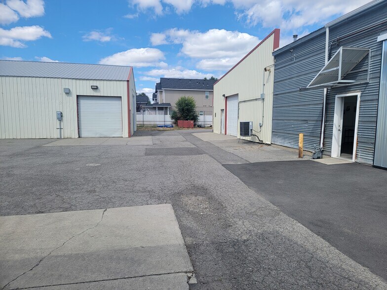 17809 E Appleway Ave, Spokane Valley, WA à vendre - Photo du bâtiment - Image 3 de 30