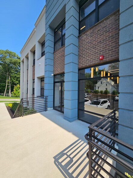 233 Lafayette Ave, Suffern, NY à louer - Photo du bâtiment - Image 2 de 7