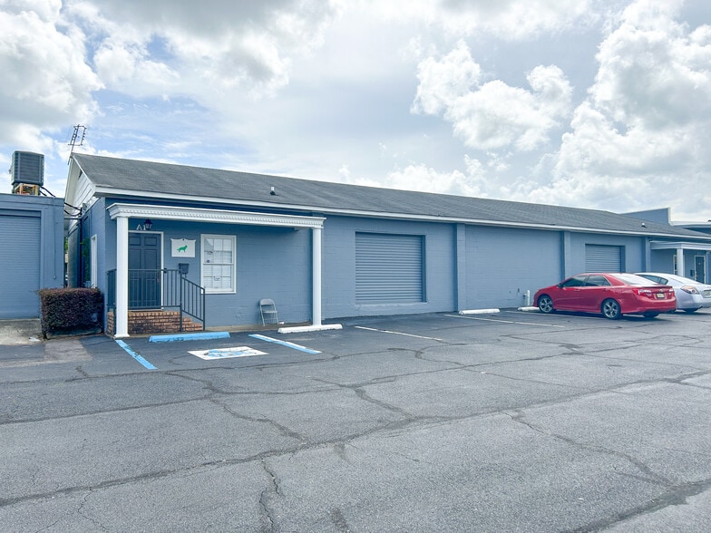 3656 Government Blvd, Mobile, AL for lease - Building Photo - Image 2 of 16