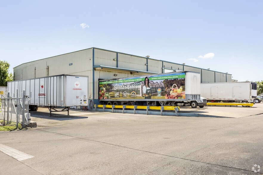 4206 Mercantile Ave, Naples, FL à louer - Photo principale - Image 1 de 12