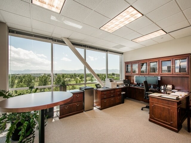 4192 S Riverboat Rd, Salt Lake City, UT à vendre - Photo intérieure - Image 2 de 10