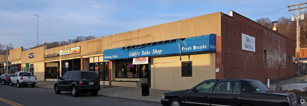 301 Main St, Ansonia, CT à louer - Photo du bâtiment - Image 2 de 5