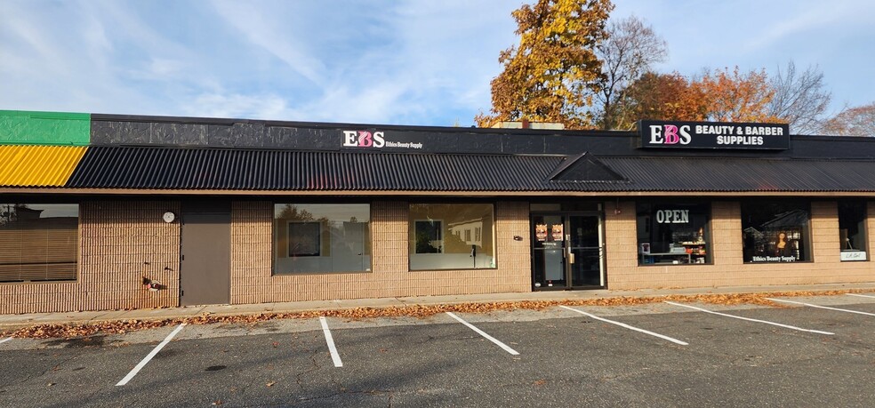 1168 Boston Rd, Springfield, MA for sale - Building Photo - Image 1 of 7