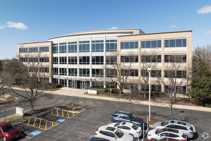 6 Parkway Blvd N, Deerfield, IL à louer - Photo du bâtiment - Image 2 de 9