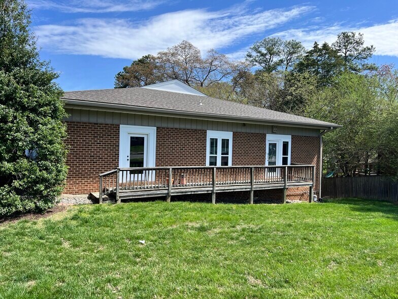 6714 Patterson Ave, Richmond, VA à louer - Photo du bâtiment - Image 3 de 4