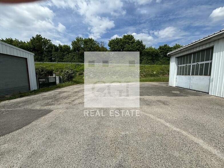 Flex in Ruy for lease - Building Photo - Image 3 of 13