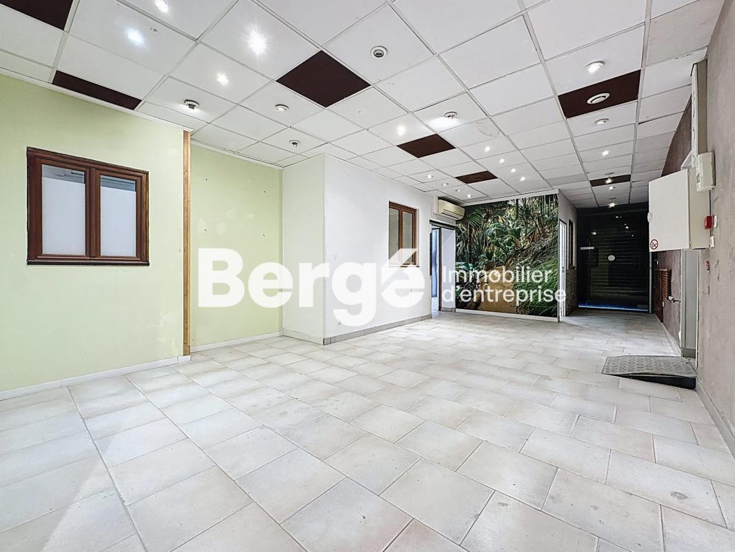 Retail in Vallauris for sale Interior Photo- Image 1 of 11