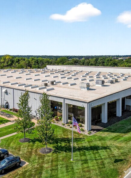 865 Hoff Rd, O'Fallon, MO à vendre - Photo du bâtiment - Image 1 de 12
