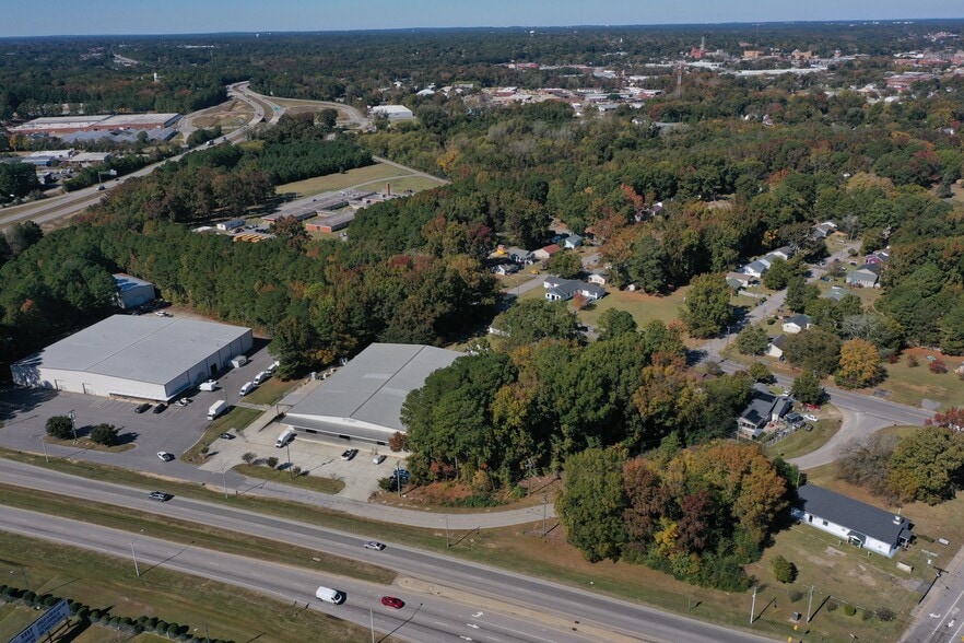 Johnstone Supply Portfolio SOLD TOGETHER portfolio of 5 properties for sale on LoopNet.ca - Building Photo - Image 3 of 5