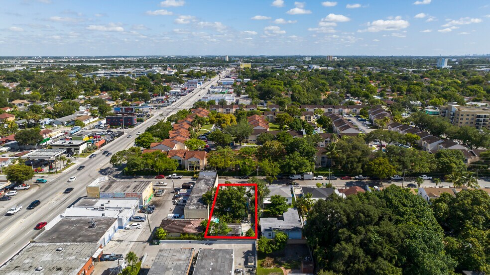 2614 NW 26th St, Miami, FL à vendre - Photo du bâtiment - Image 3 de 8