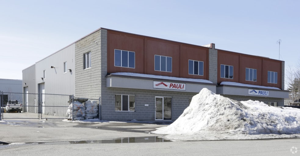 3155 Rue Joseph-Monier, Terrebonne, QC for lease - Primary Photo - Image 1 of 2