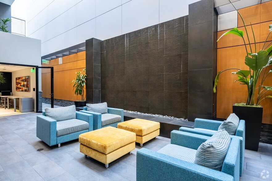 509 Olive Way, Seattle, WA for lease - Interior Photo - Image 2 of 5