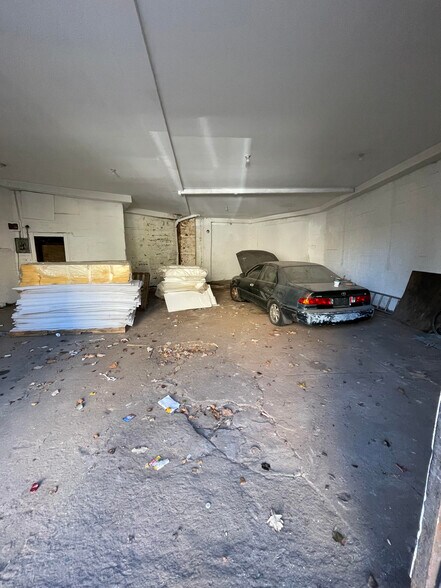 1675 E New York Ave, Brooklyn, NY à louer - Photo du bâtiment - Image 2 de 11