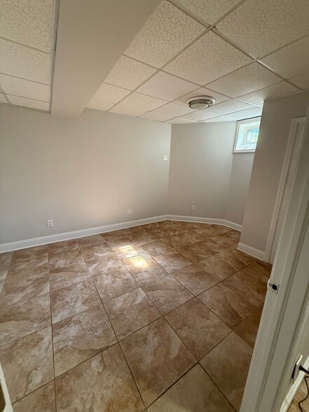 944 Fairfield Ave, Bridgeport, CT for lease - Building Photo - Image 3 of 15