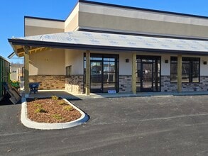 6733 Bristol Hwy, Piney Flats, TN for lease Interior Photo- Image 2 of 5