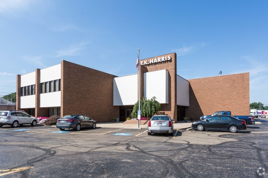 3930 Fulton Dr Nw, Canton, OH for lease - Primary Photo - Image 2 of 5