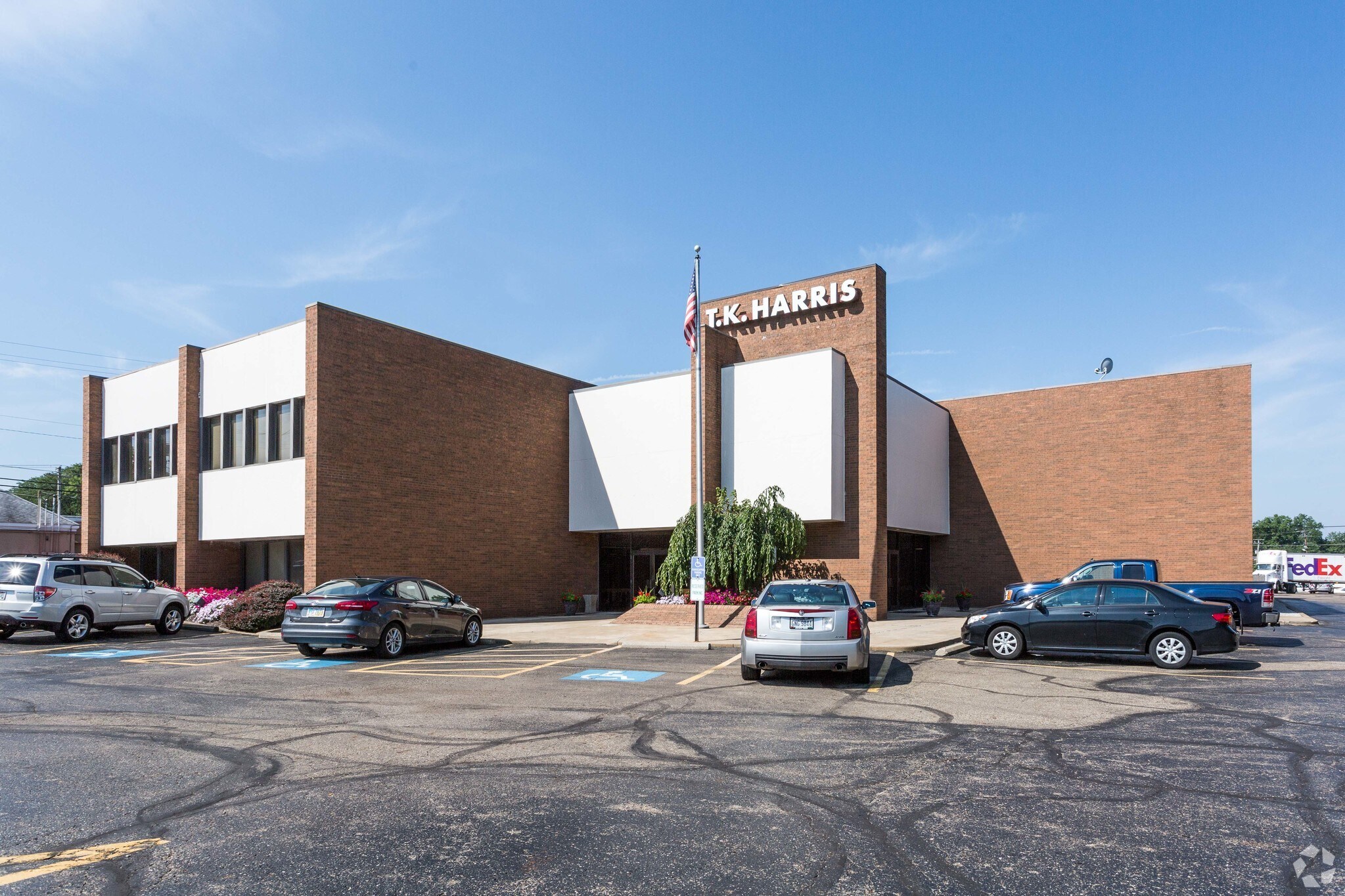 3930 Fulton Dr Nw, Canton, OH for lease Primary Photo- Image 1 of 6