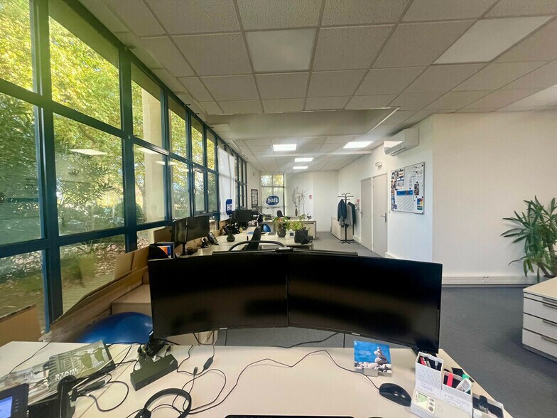 Bureau dans Avignon à vendre - Photo du bâtiment - Image 3 de 12