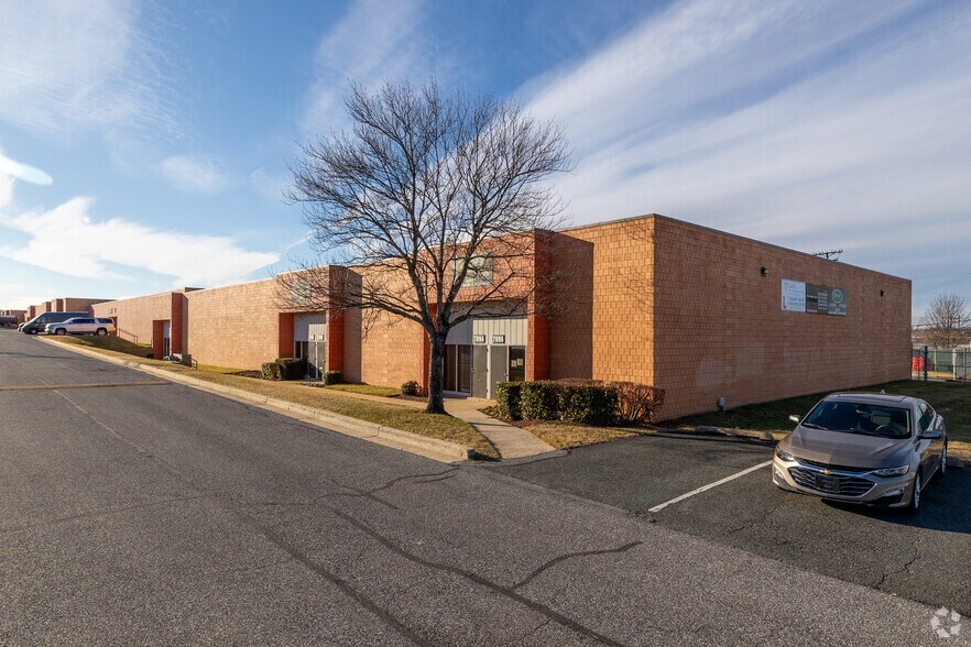 7900-7996 E Baltimore St, Baltimore, MD à louer - Photo du bâtiment - Image 2 de 4