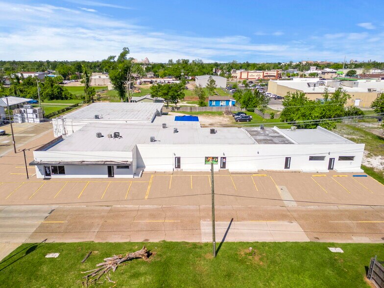 409 Scott St, Lake Charles, LA à vendre - Photo du bâtiment - Image 2 de 10
