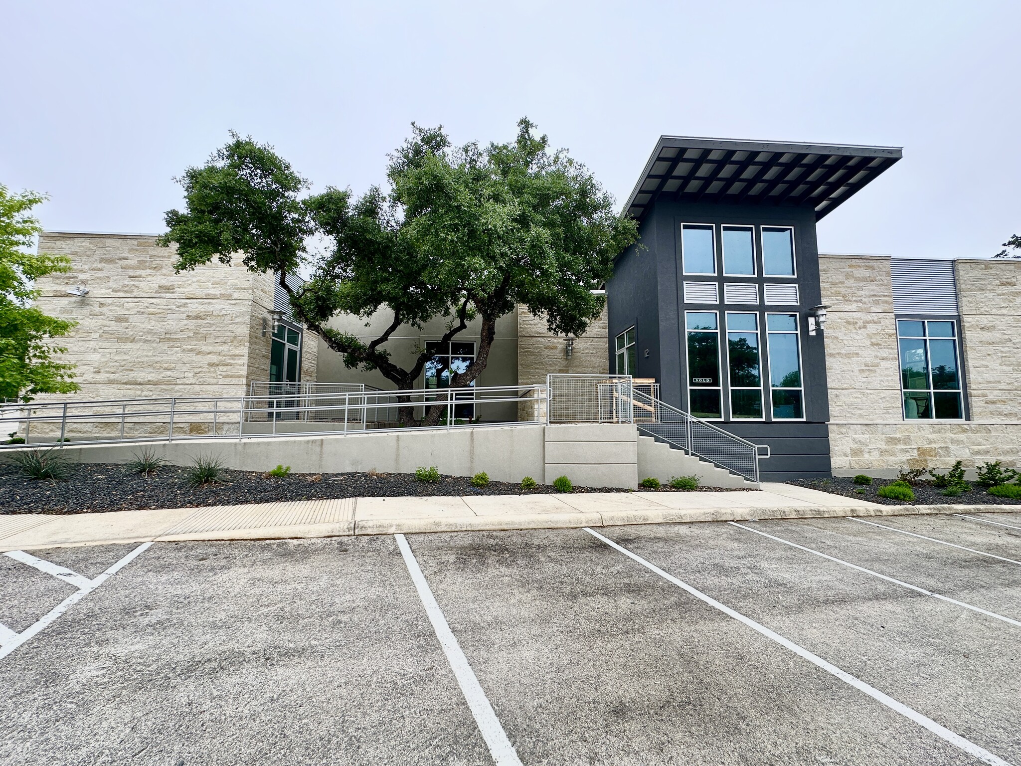 23119 Ih 10 W, San Antonio, TX for lease Primary Photo- Image 1 of 14