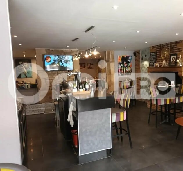 Retail in Reims for lease - Interior Photo - Image 3 of 4