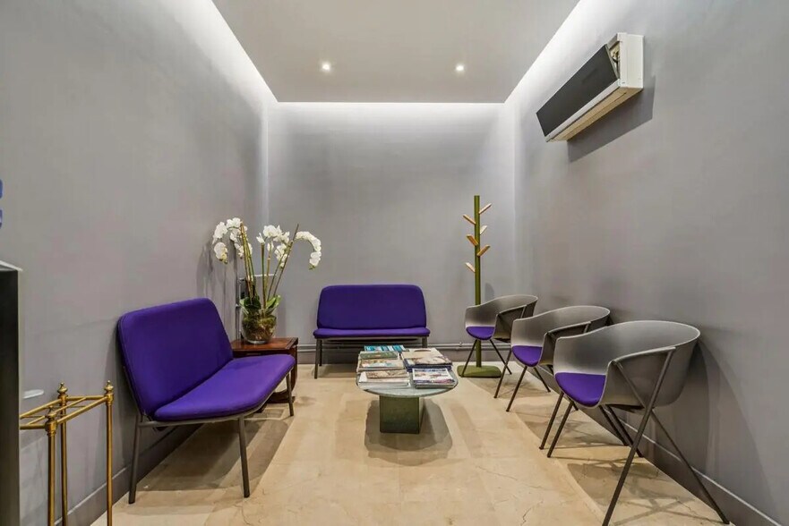 25 Rue Guillaume Tell, Paris à louer - Photo du bâtiment - Image 2 de 9