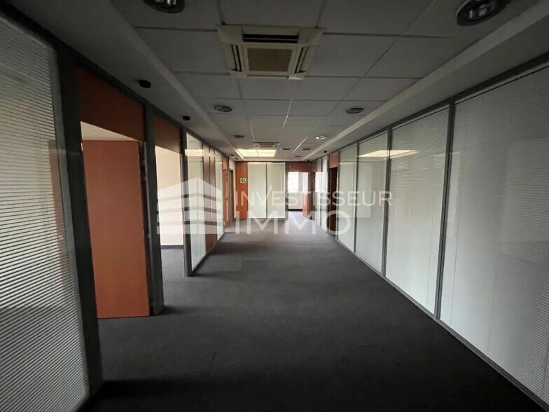 Bureau dans Torcy à louer - Photo intérieure - Image 3 de 4