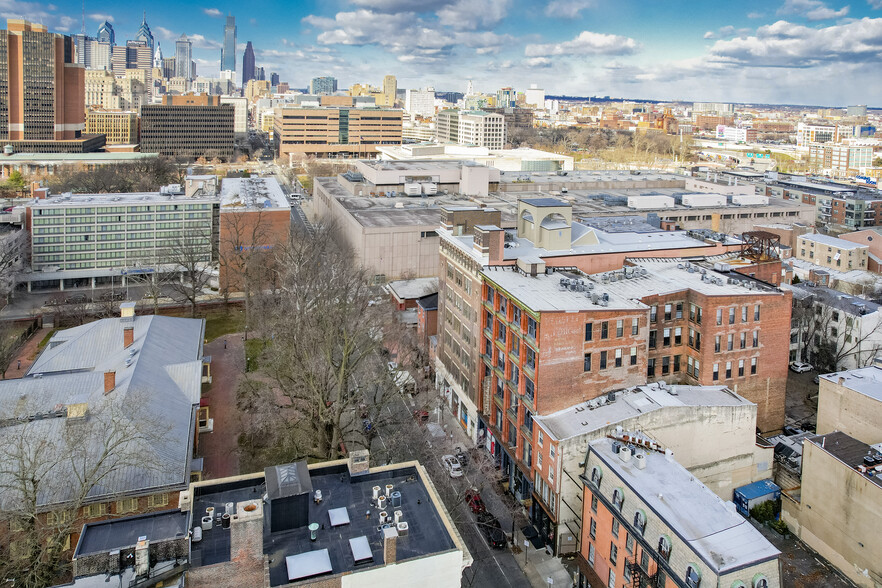 313 Arch St, Philadelphia, PA à louer - Photo du bâtiment - Image 2 de 26