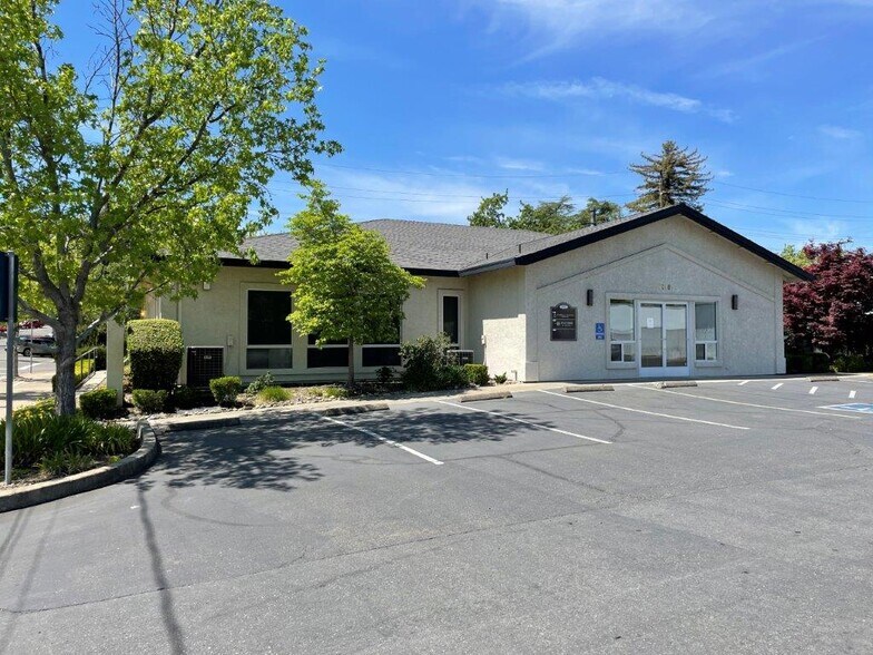 1640 Tehama St, Redding, CA à louer - Photo du bâtiment - Image 2 de 8