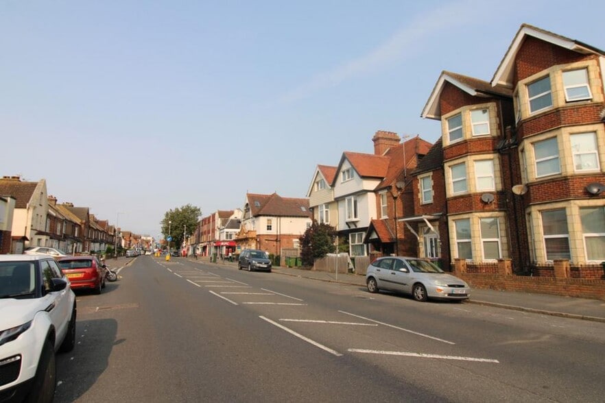 231-233 Cheriton Rd, Folkestone à louer - Photo du bâtiment - Image 3 de 15