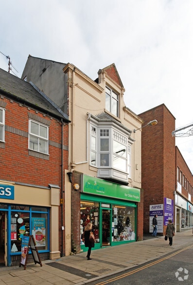 38 High St, Rushden for lease - Building Photo - Image 2 of 2