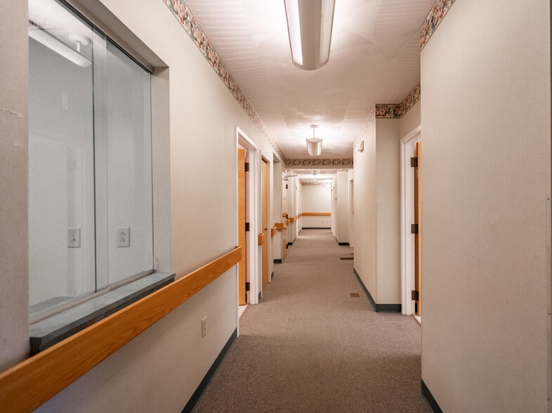 1105 Monroe St, Endicott, NY for lease - Building Photo - Image 3 of 41