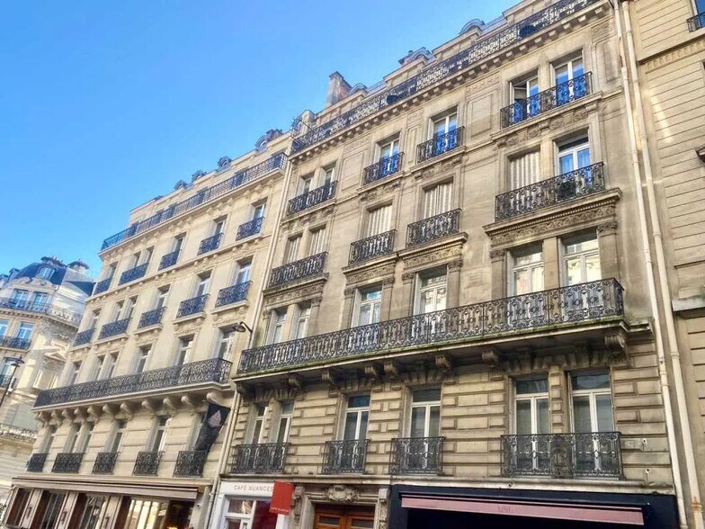 10 Rue De La Trémoille, Paris for sale - Building Photo - Image 2 of 4