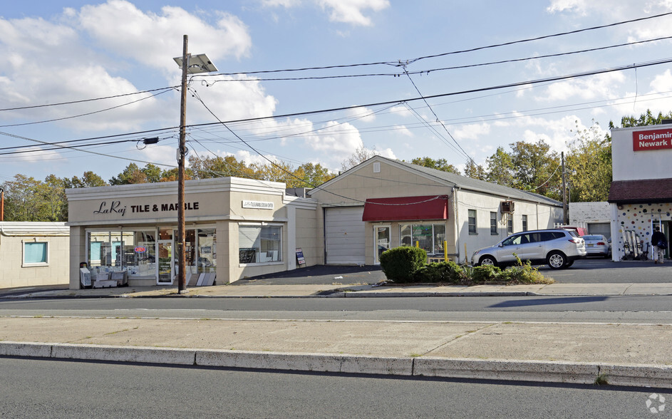 326 W Westfield Ave, Roselle Park, NJ à vendre - Photo principale - Image 1 de 1