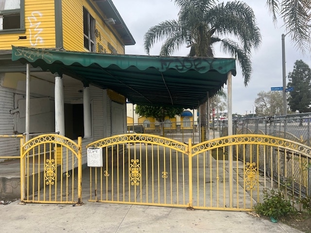 604 E Mission Blvd, Pomona, CA for sale - Building Photo - Image 3 of 9