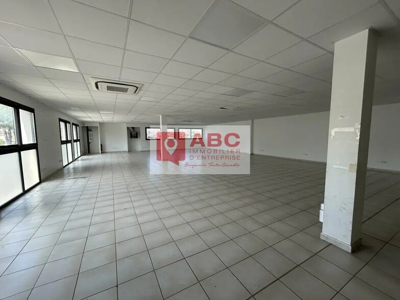 Office in Lattes for lease - Building Photo - Image 1 of 8