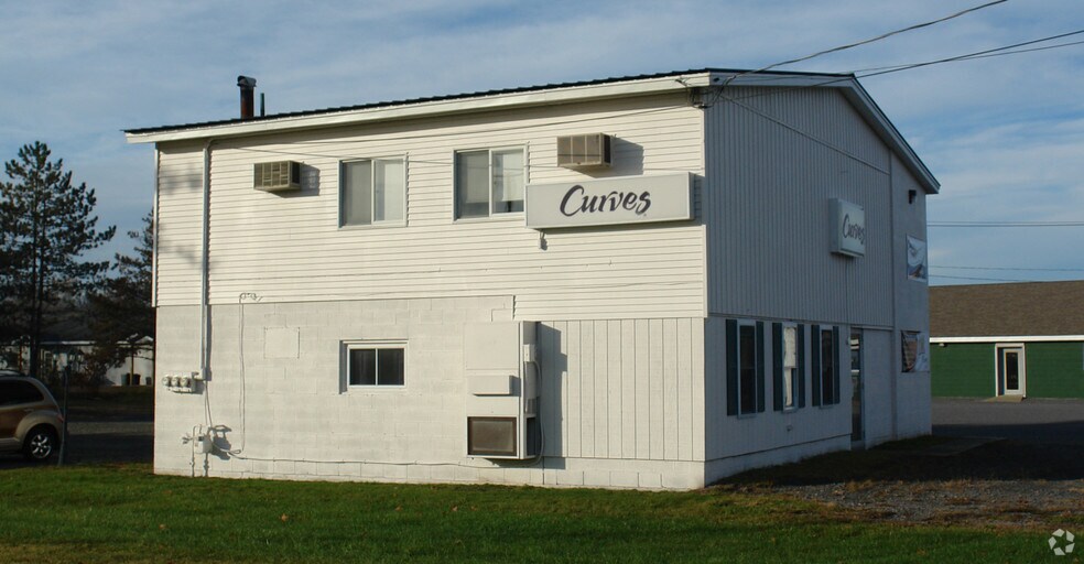 90 Briggs St, Johnstown, NY à louer - Photo principale - Image 1 de 2