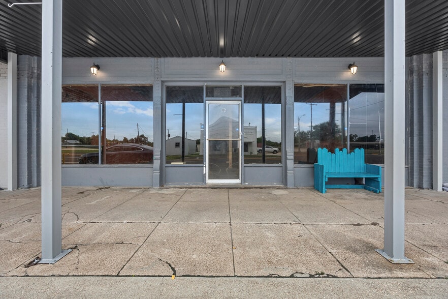 116 Gassaway Ave, Lott, TX à vendre - Photo du bâtiment - Image 2 de 20