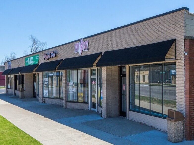 18911-18931 W 7 Mile Rd, Detroit, MI for lease - Building Photo - Image 1 of 13