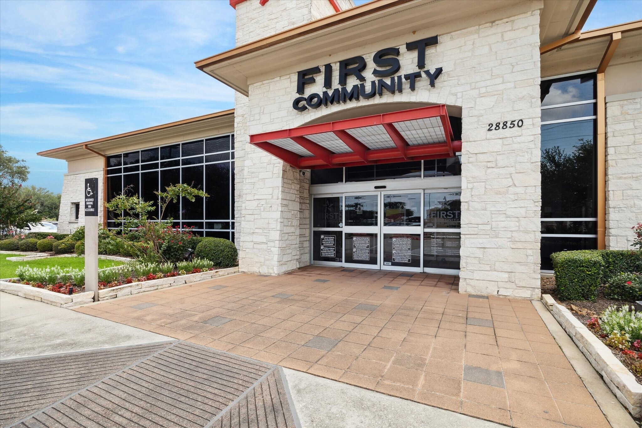 28850 Tomball Pky, Tomball, TX à vendre Photo du bâtiment- Image 1 de 37